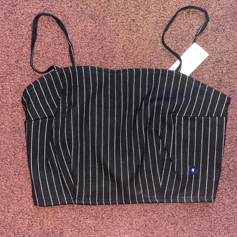 BNWT Hollister Cropped Black Top
